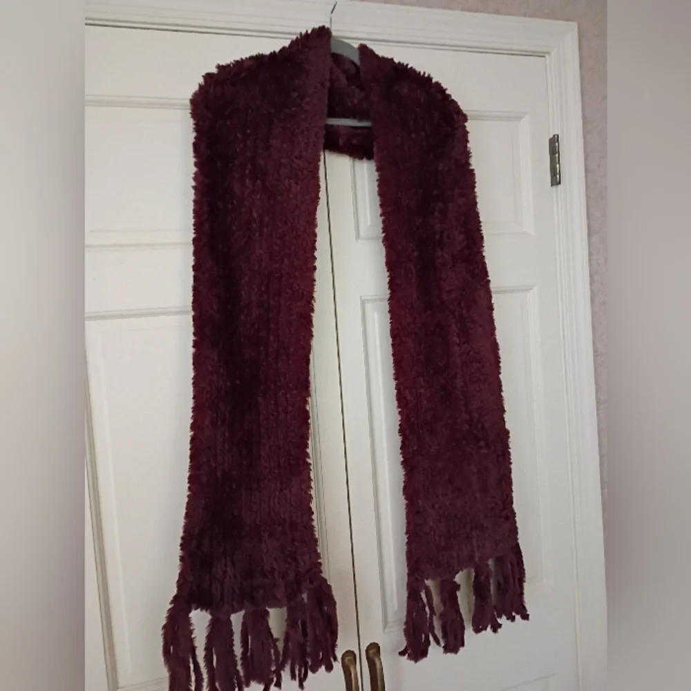 Echo Plush Faux Fur Scarf in Wine Color.New No Tag